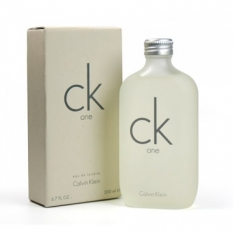 PERFUME CK ONE EDT 200ML, de la prestigiosa marca CALVIN KLEIN, es una fragancia para hombre y mujer. Su aroma pertenece a la familia olfativa Hesperide-aromatica ya que en su composicion encontramos.
 El resultado es un edt muy versátil y vanguardista, 